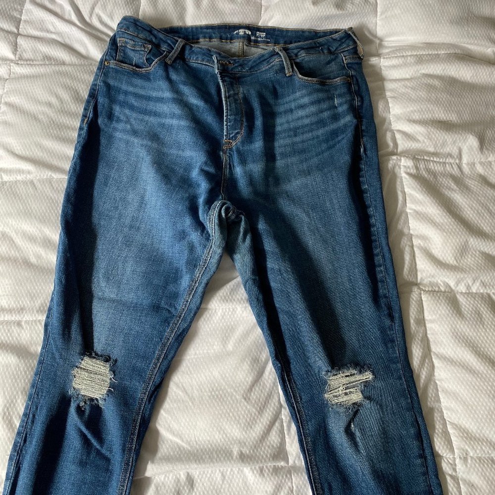 Old Navy | Destructed Skinny Jeans (Size 18)